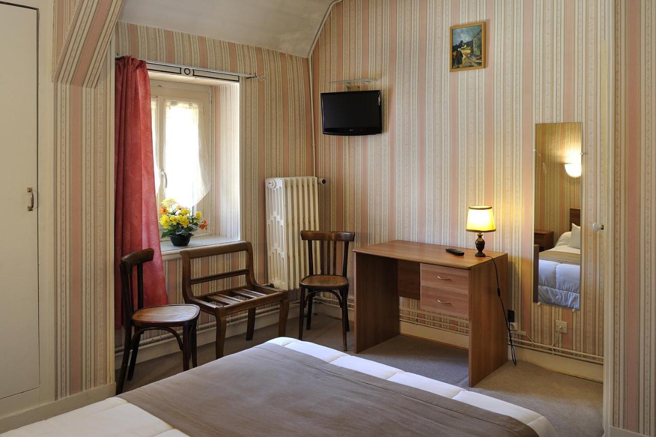 Logis Hostellerie Du Cheval Blanc Sainte-Maure-de-Touraine Exterior foto