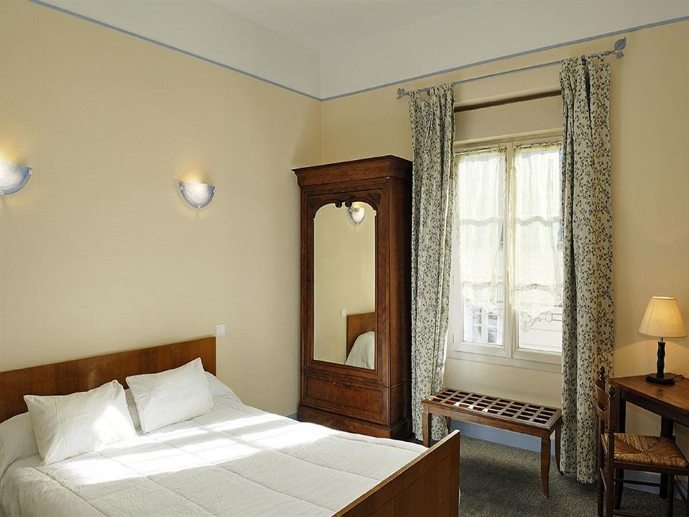 Logis Hostellerie Du Cheval Blanc Sainte-Maure-de-Touraine Exterior foto